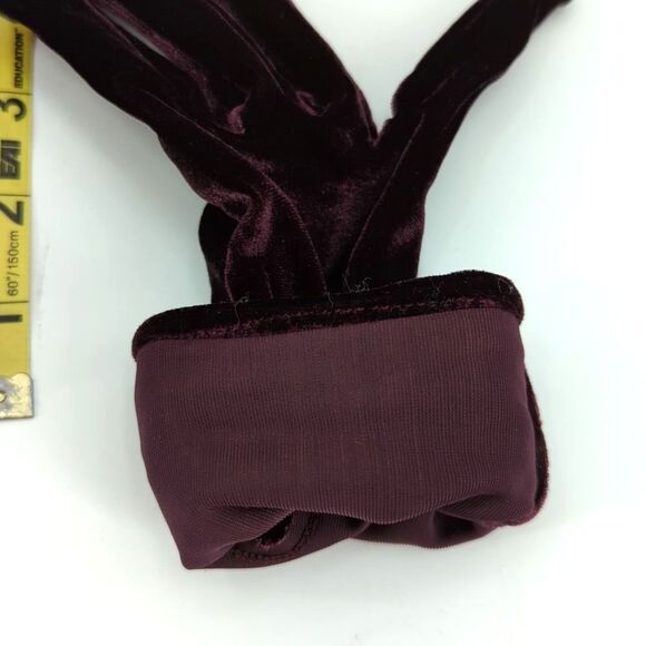 Deep Plum Vintage Gothic Glam Cuffed Velvet Gloves Size S/M - Picture 3 of 3